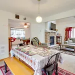 Pet-Friendly Pocono Lake Oasis With Hot Tub!
