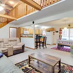 Pet-Friendly Pocono Lake Oasis With Hot Tub!