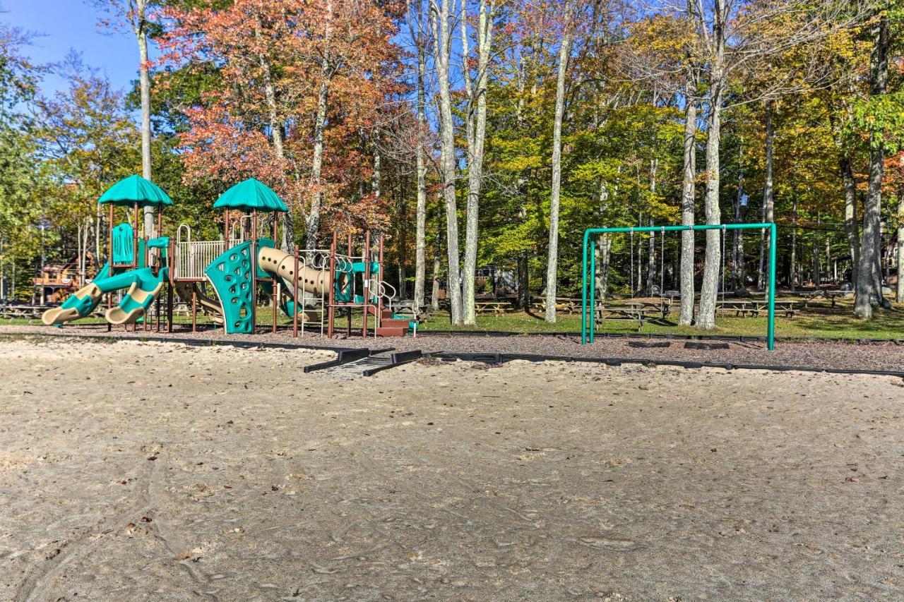 Pet-friendly Pocono Oasis With Hot Tub! Casa de férias