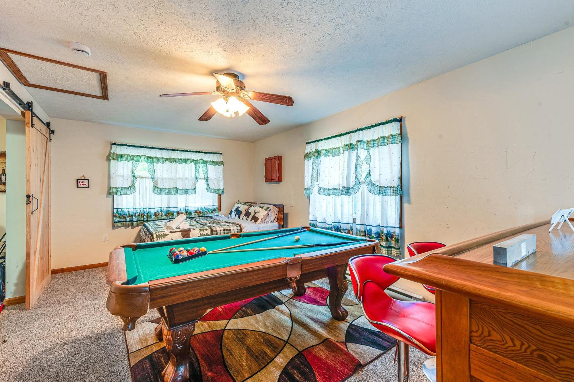 Pet-friendly Pocono Oasis With Hot Tub! Casa de férias