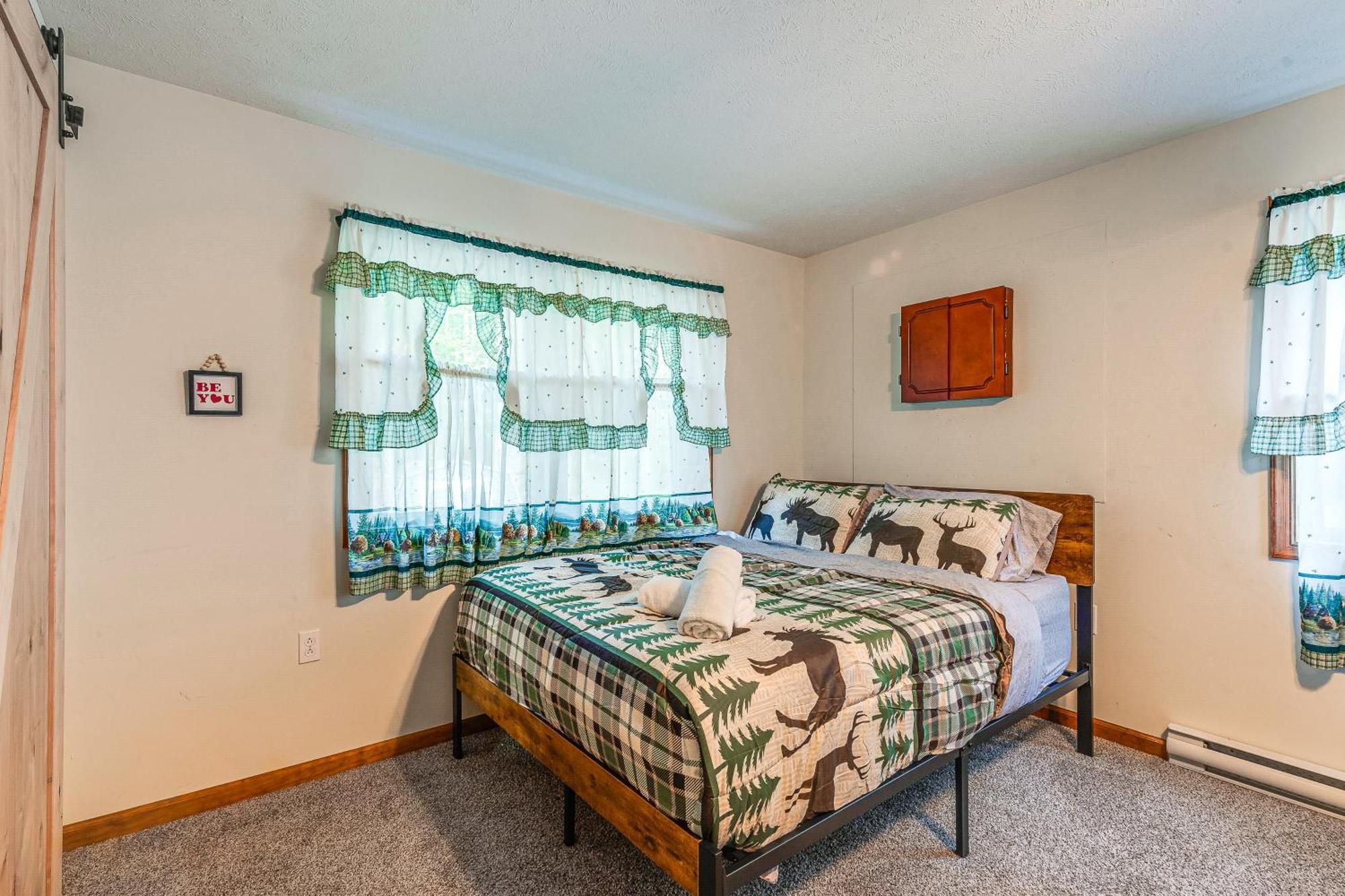 Pet-friendly Pocono Oasis With Hot Tub!