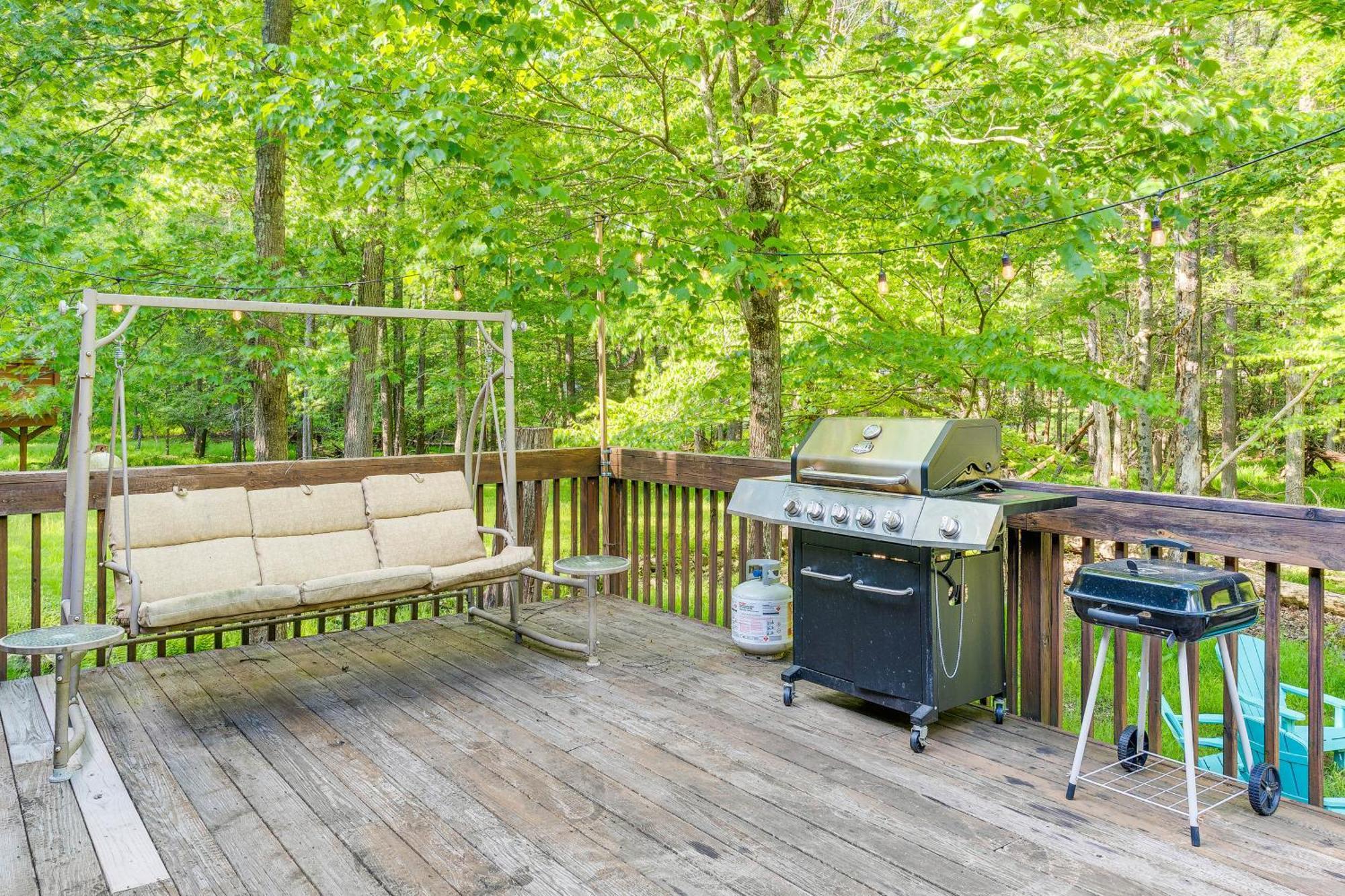 Pet-friendly Pocono Oasis With Hot Tub! Casa de férias
