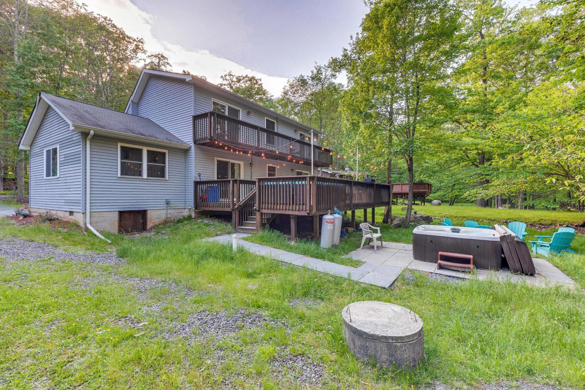 Pet-friendly Pocono Oasis With Hot Tub! *