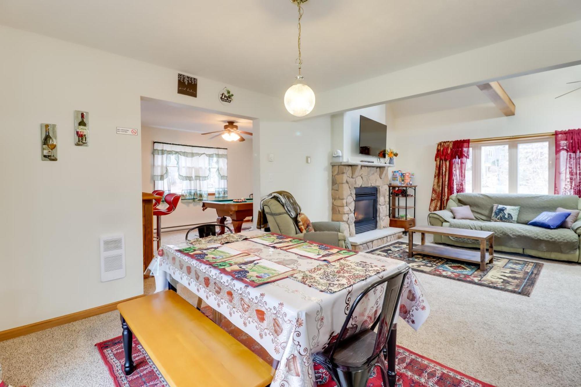 Pet-friendly Pocono Oasis With Hot Tub! Casa de férias *