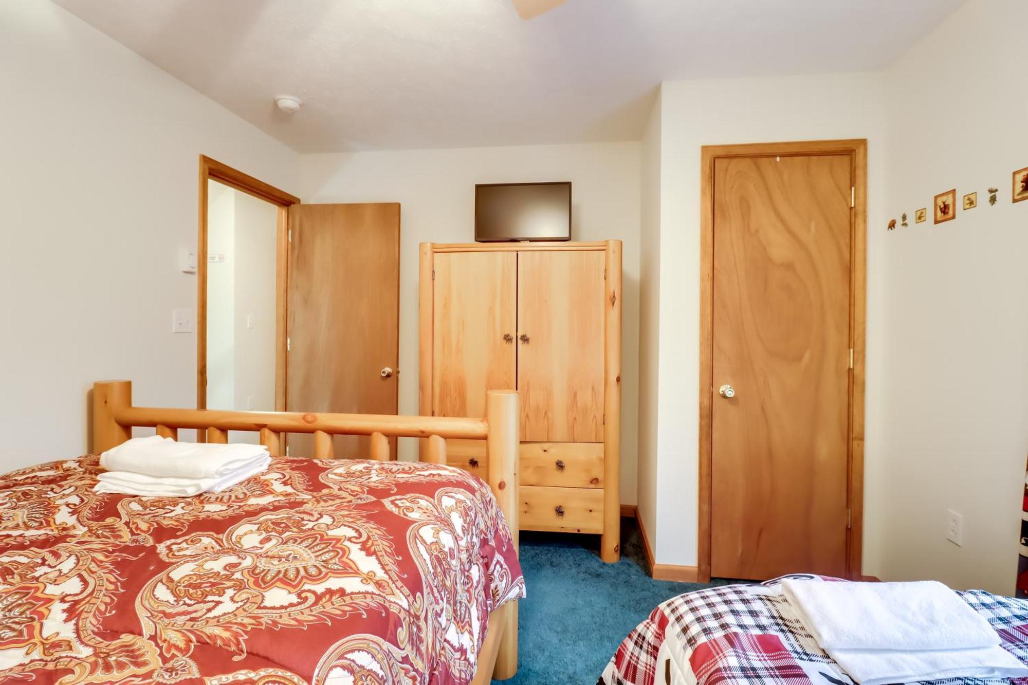 Pet-friendly Pocono Oasis With Hot Tub! *